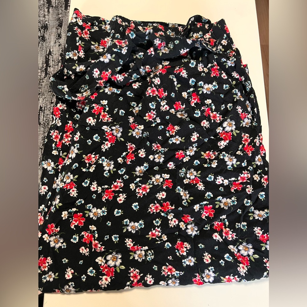 Floral capris